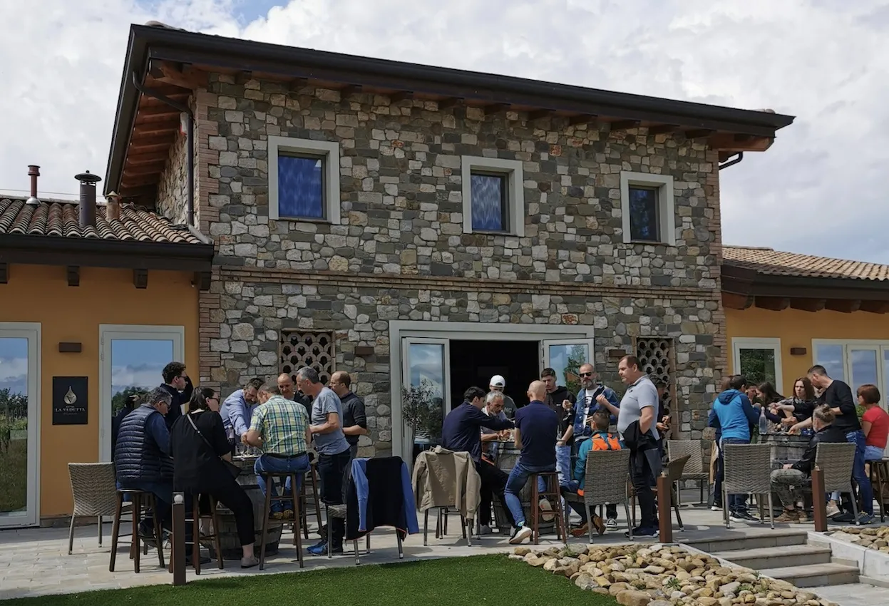 Degustazione di aceto balsamico sulle colline di Modena