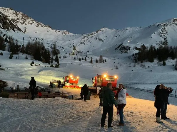 Cena in baita e trasporto con gatto delle nevi a Pila
