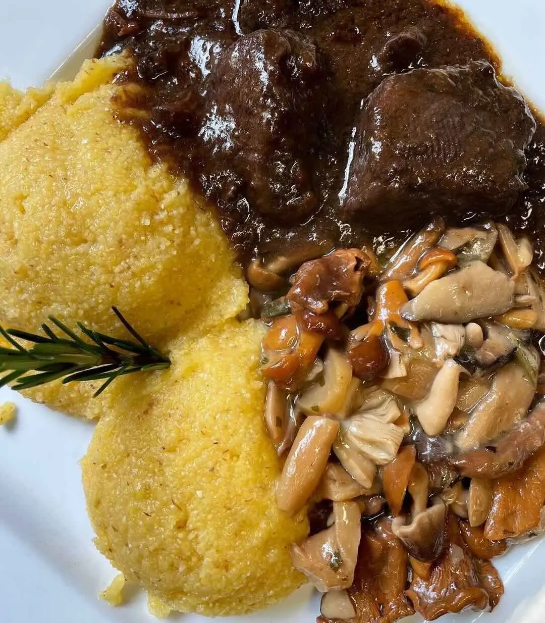 Cena in rifugio con gatto delle nevi in Val di Pejo