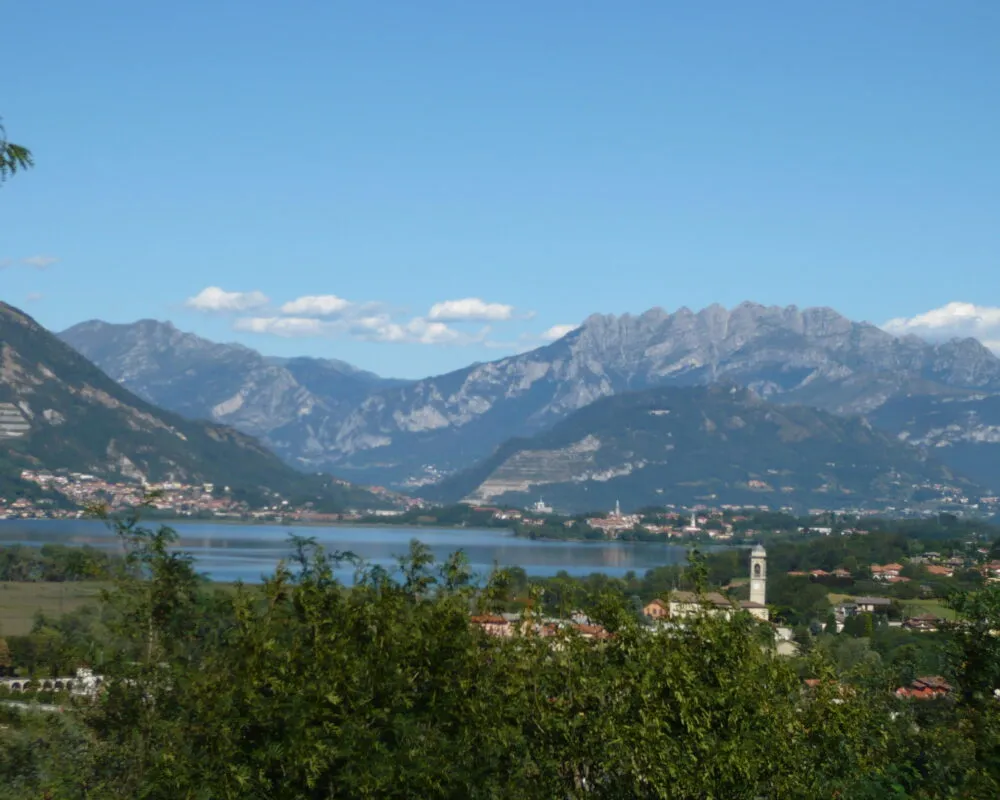 Giro in elicottero sui laghi della Brianza da Bresso