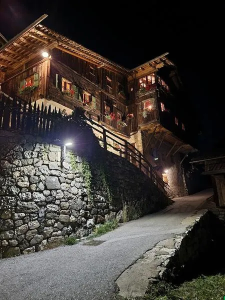 Cena in baita tipica a Selva di Val Gardena