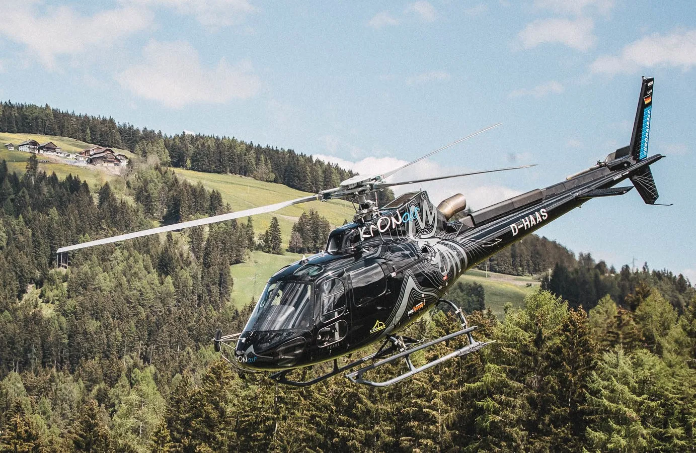 Giro in elicottero sul Lago di Braies da Valdaora