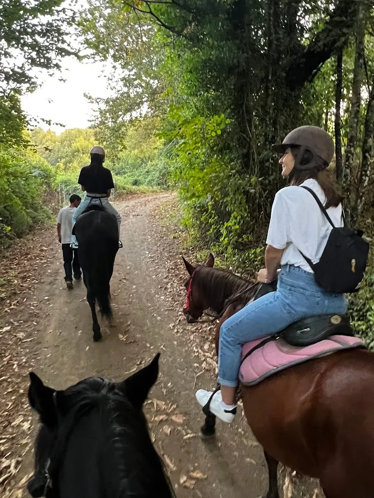 Passeggiata a cavallo ai Pratoni del Vivaro nel Parco dei Castelli Romani