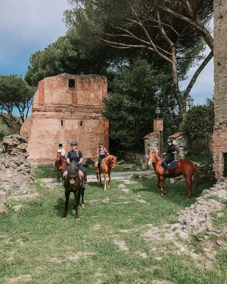 Passeggiata a cavallo a Roma nel Parco dell'Appia Antica