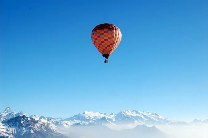Giro panoramico in mongolfiera ad Aosta tra le Alpi