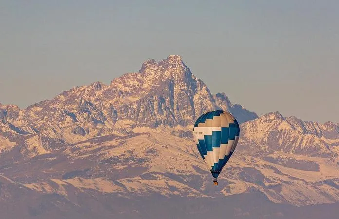 Giro in mongolfiera a Mondovì con vista sulle Alpi