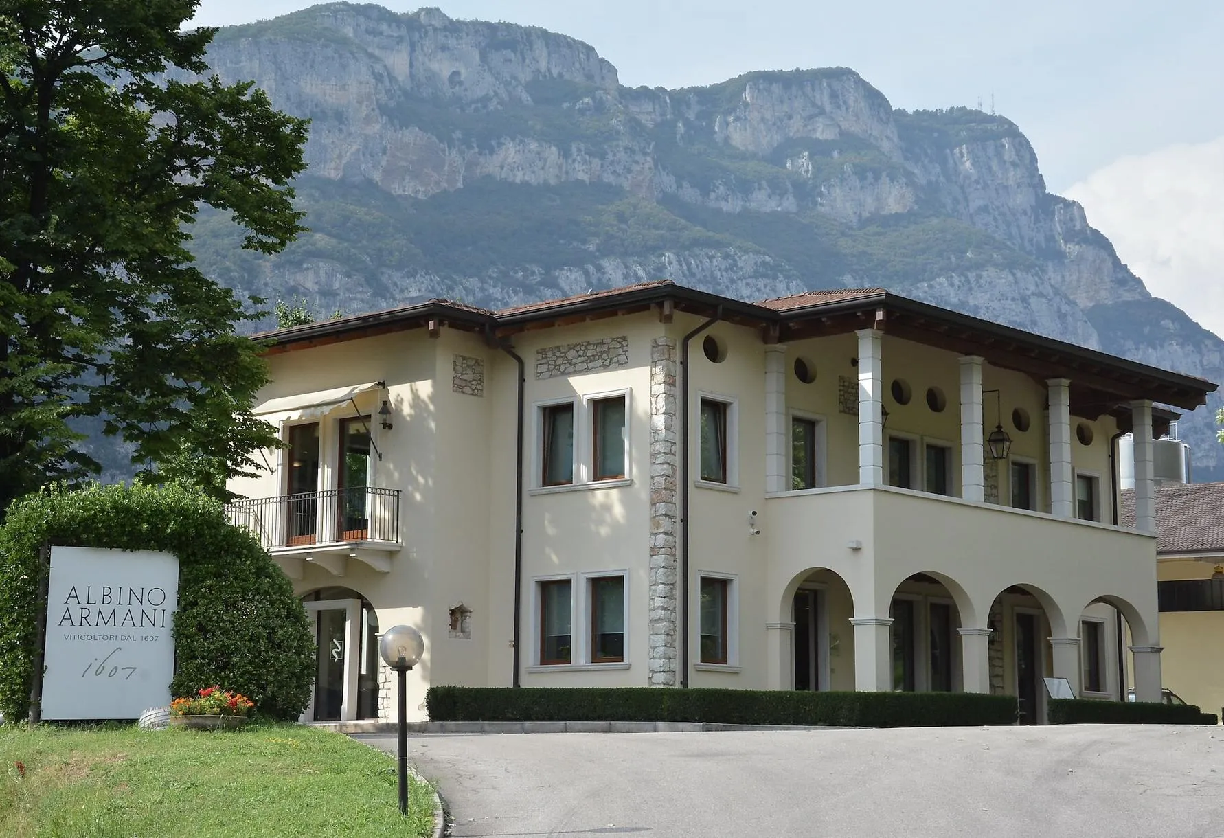 Visita in cantina e degustazione di Pinot Grigio in Val d'Adige