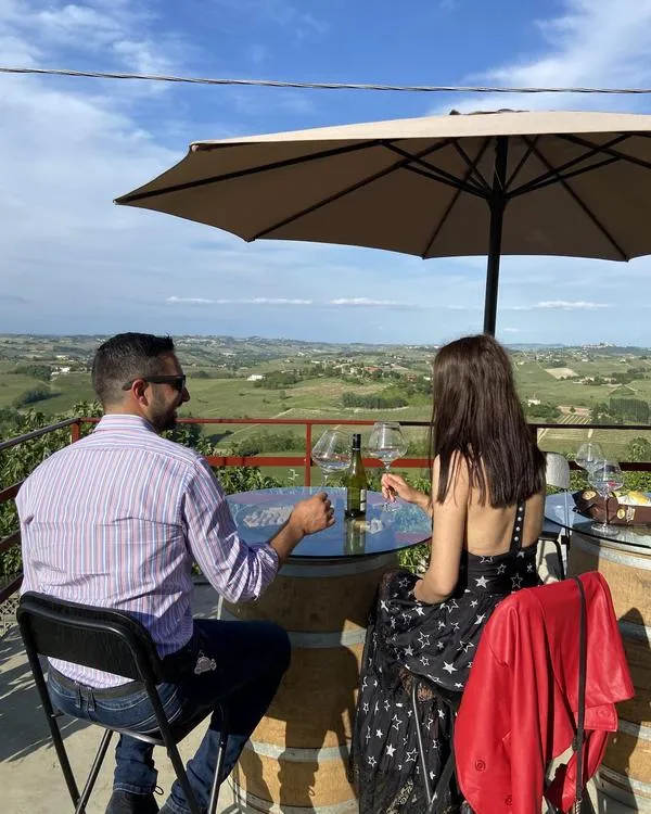 Visita e degustazione vini panoramica sulle colline di Calosso