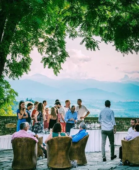 Visita delle cantine storiche di Clavesana con degustazione