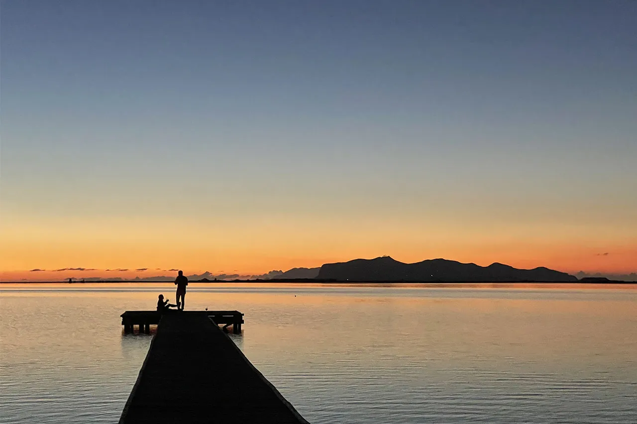 Aperitivo in barca allo Stagnone di Marsala al tramonto