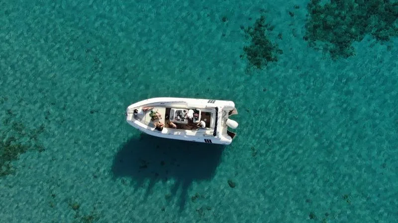 Escursione all'isola di Tavolara da San Teodoro con snorkeling