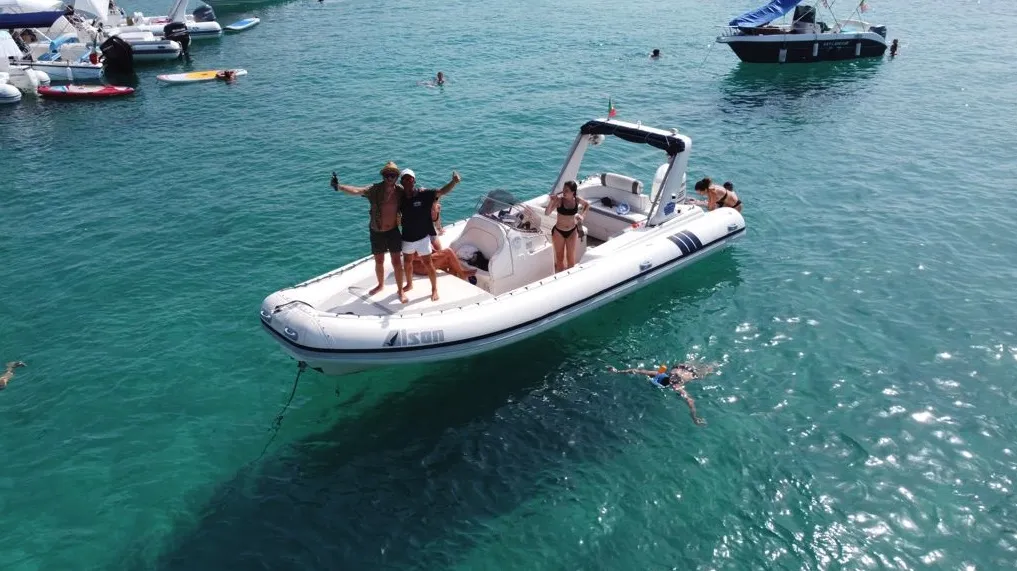 Escursione all'isola di Tavolara da San Teodoro con snorkeling
