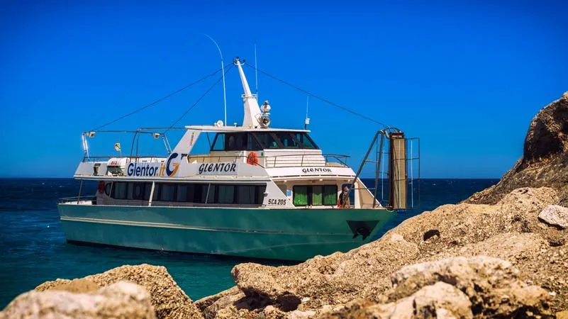 Mini crociera in motonave da Arbatax con pranzo nel Golfo di Orosei