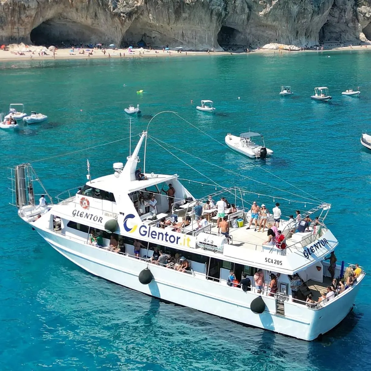 Mini crociera in motonave da Arbatax con pranzo nel Golfo di Orosei