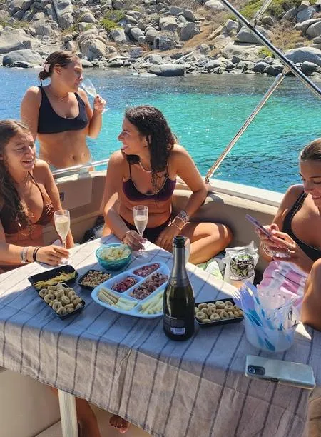 Giornata in motoscafo con partenza dalla Marina di Villasimius