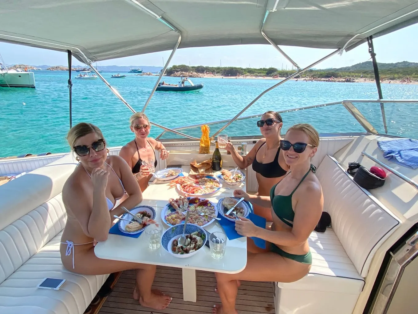 Tour in motoscafo giornaliero con pranzo alla Maddalena da Porto Pozzo