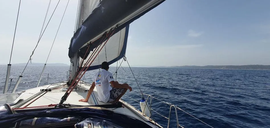 Escursione in barca a vela in Corsica da Santa Teresa di Gallura