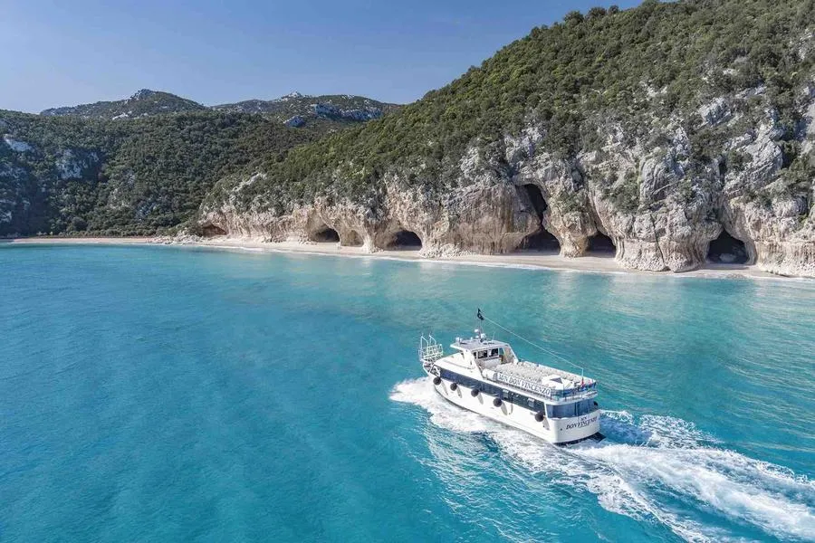 Minicrociera in motonave da Cala Gonone con soste bagno