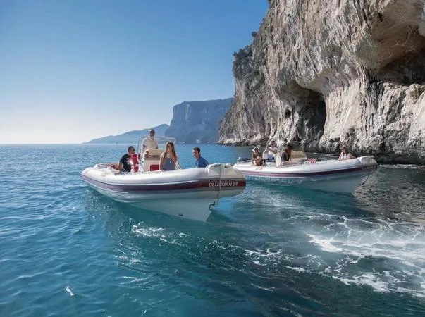 Giornata in gommone con skipper da Cala Gonone alle spiagge del Golfo di Orosei