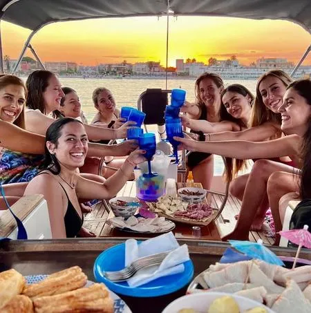 Aperitivo in barca a vela nel Golfo di Cagliari
