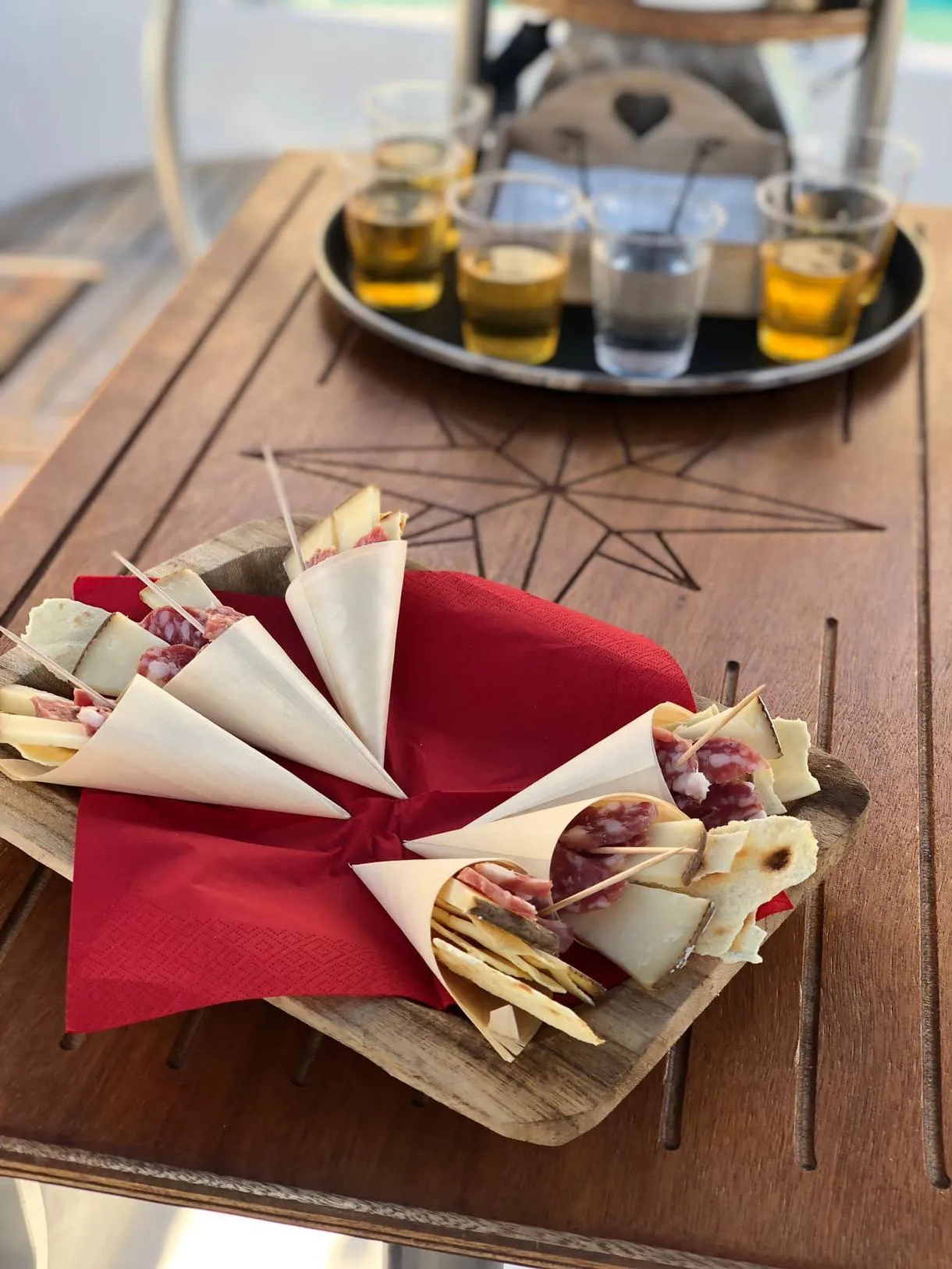 Aperitivo in barca a vela nel Golfo di Cagliari