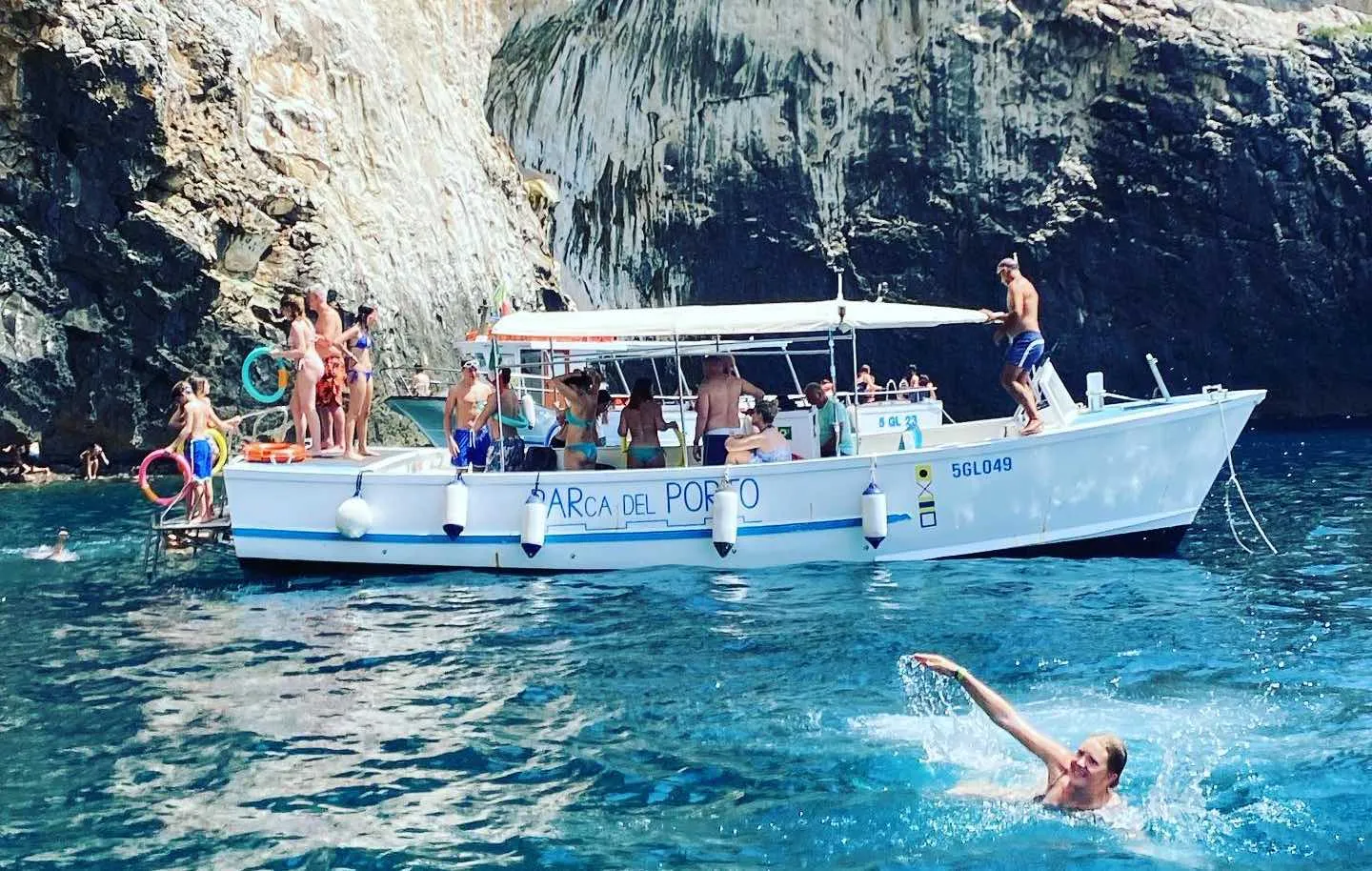 Gita in barca sul versante adriatico e ionico dal porto vecchio di Santa Maria di Leuca