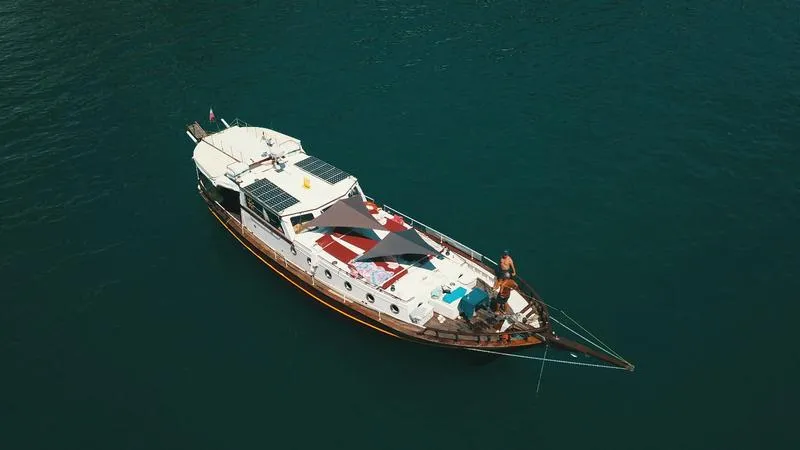 Giornata in yacht turco nel Gargano da Vieste con pranzo a bordo