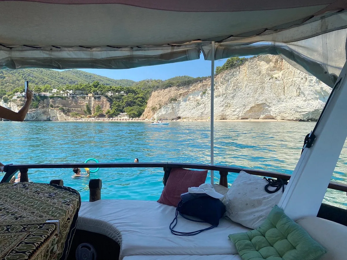 Giornata in yacht turco nel Gargano da Vieste con pranzo a bordo