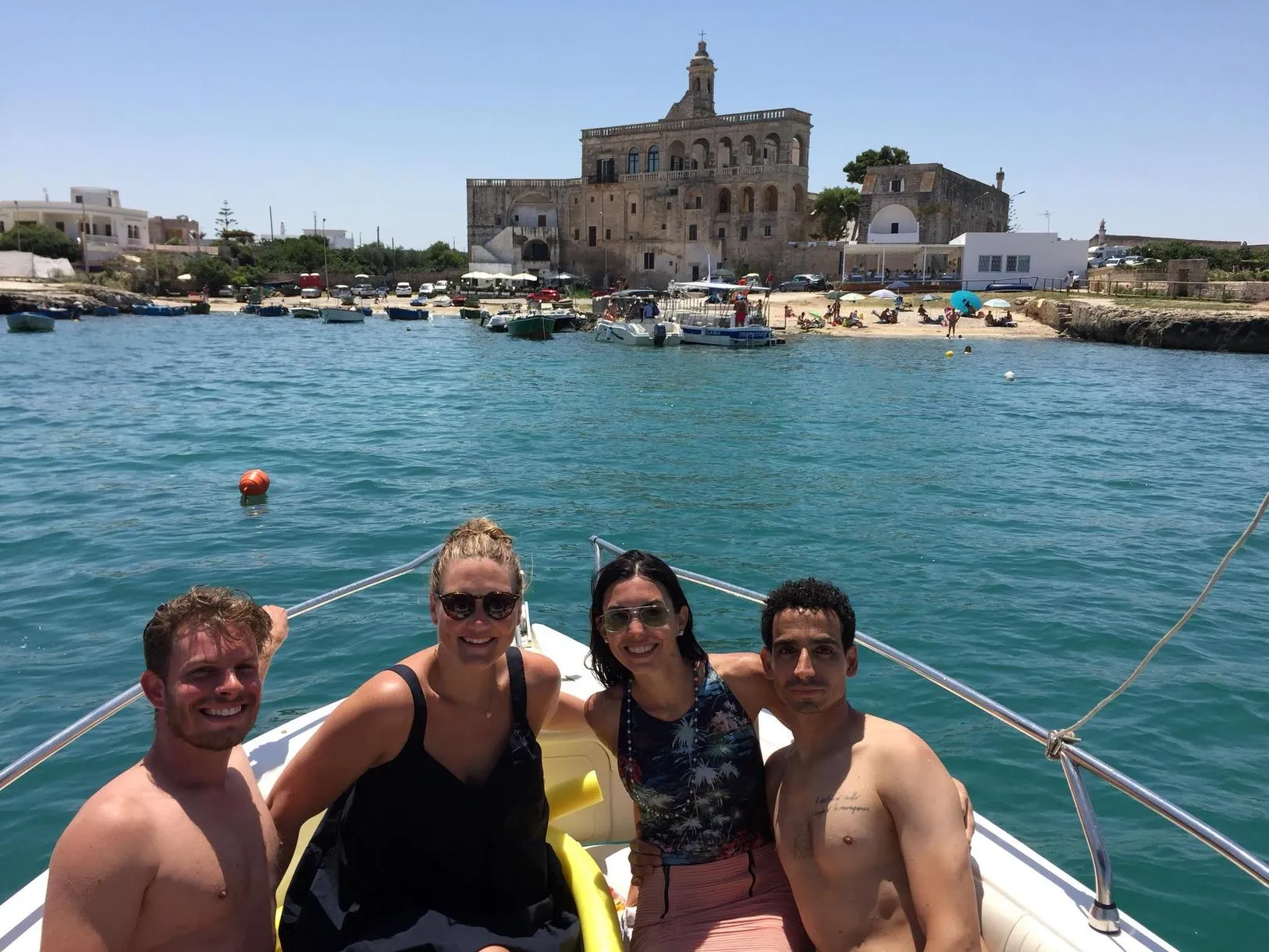 Escursione di 1h30min con sosta bagno lungo la costa di Polignano a Mare