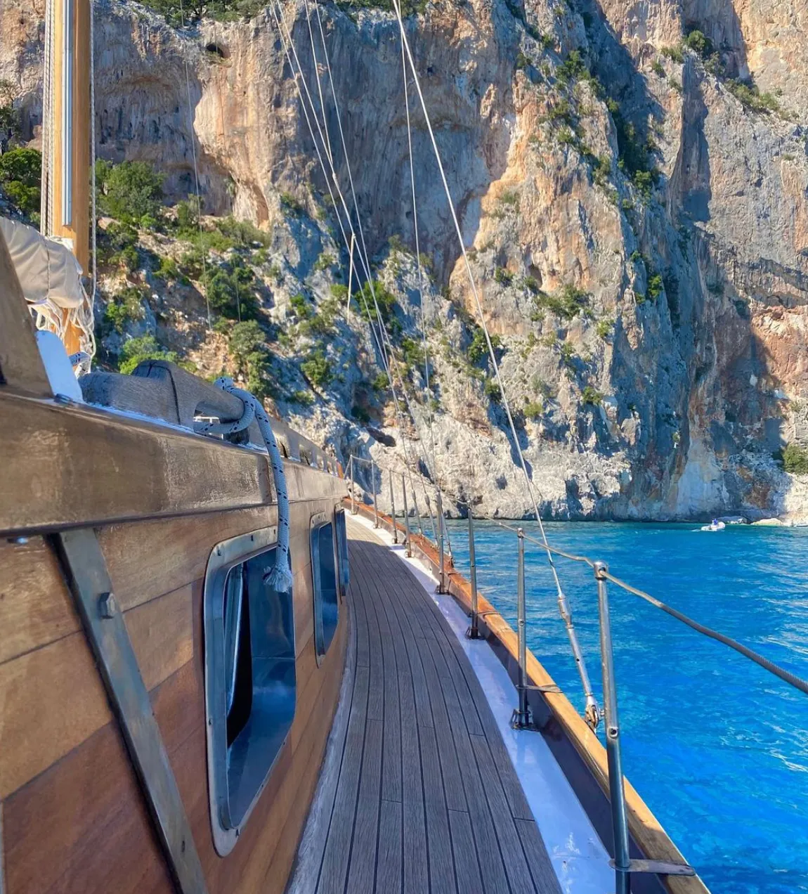 Escursione in barca a vela con pranzo da Arbatax