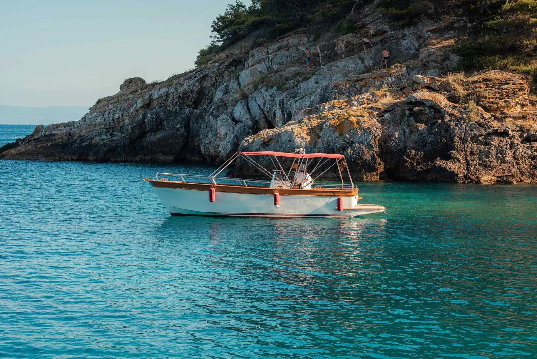 Giornata in gozzo sorrentino dall'Isola di San Domino con snorkeling