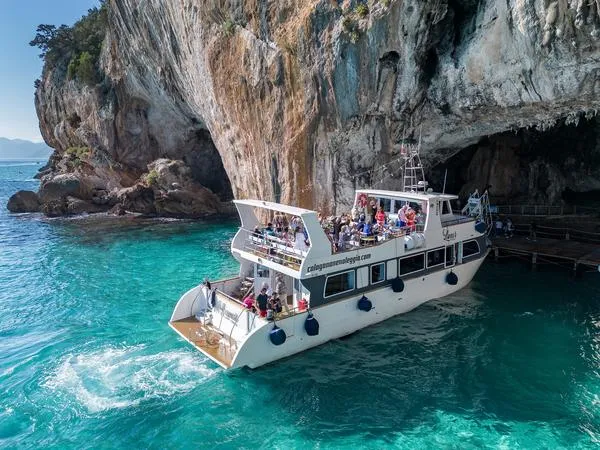 Giornata in motonave da Cala Gonone con aperitivo a bordo