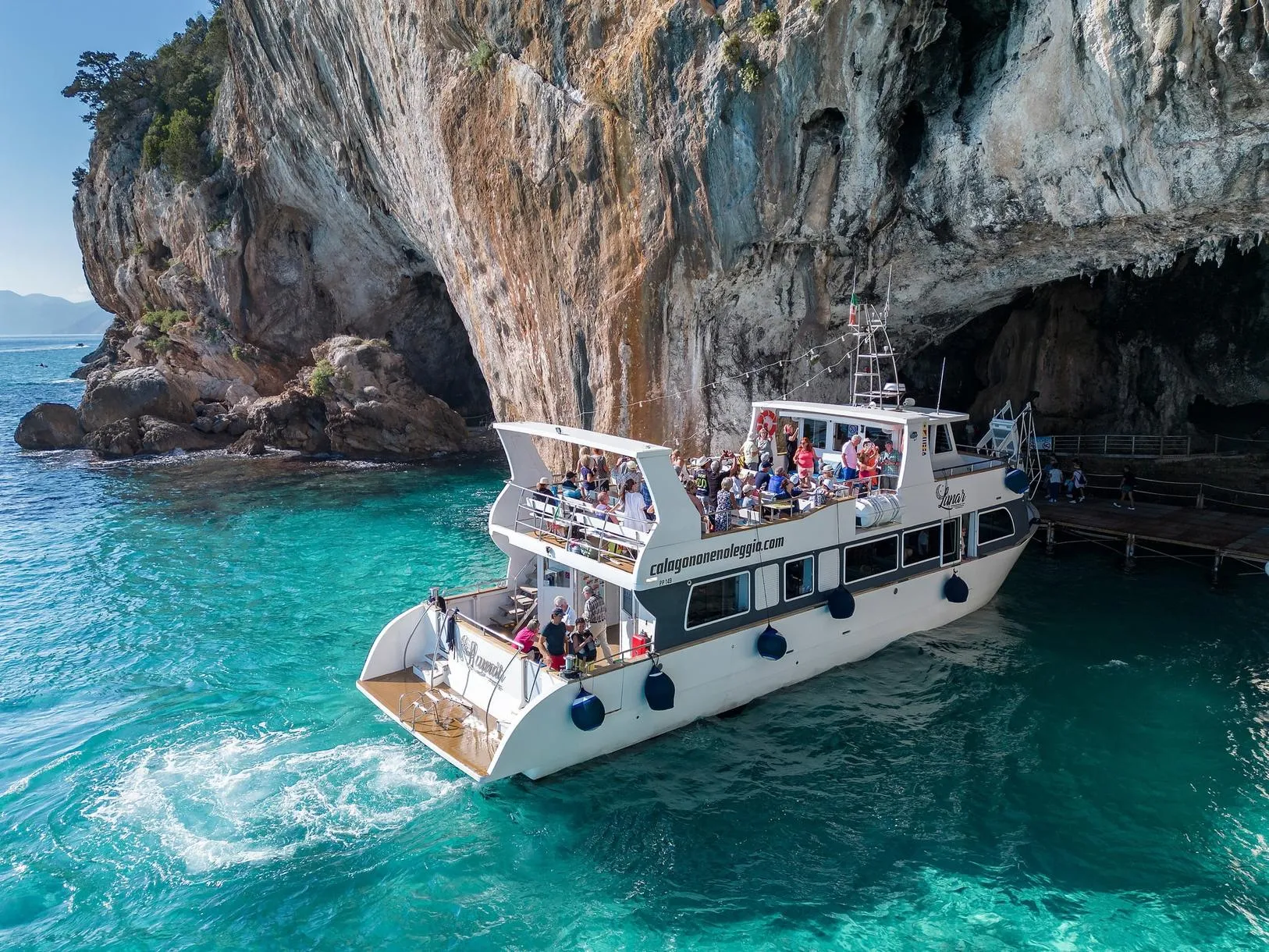 Giornata in motonave da Cala Gonone con aperitivo a bordo