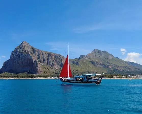 Gita in caicco con pranzo nella Riserva Naturale dello Zingaro