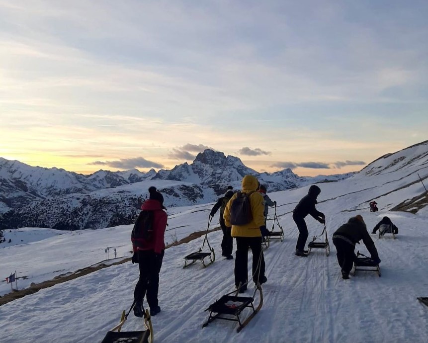 Le 6 migliori discese in slittino sulla neve in Italia