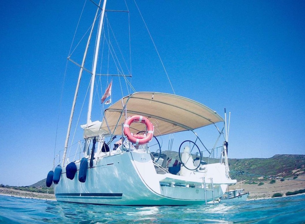 Gite in Catamarano e Barca a vela in Sardegna: Le 10 migliori escursioni (con skipper)